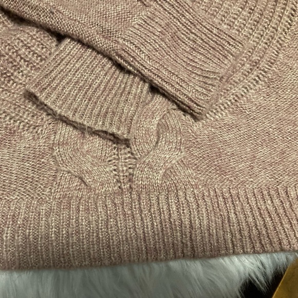 👚(bundle 4 items w/👚for $16) Dusty rose sweater - Picture 7 of 9